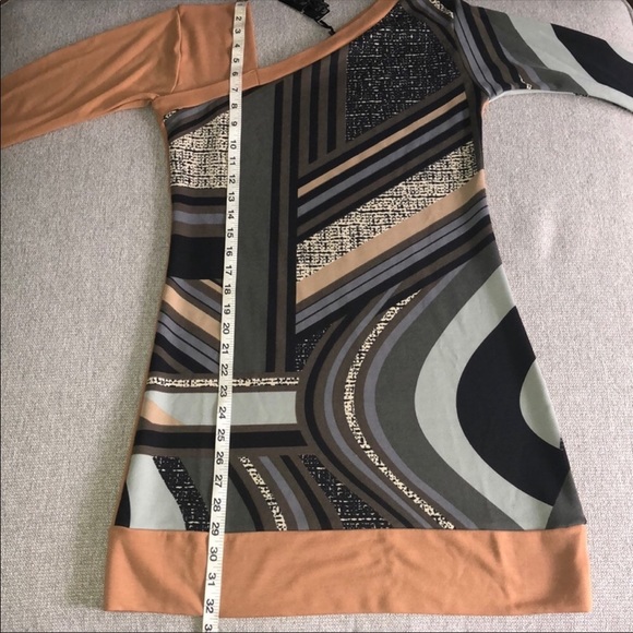 Geometric Printed Asymmetrical Bodycon Dress - Picture 9 of 13